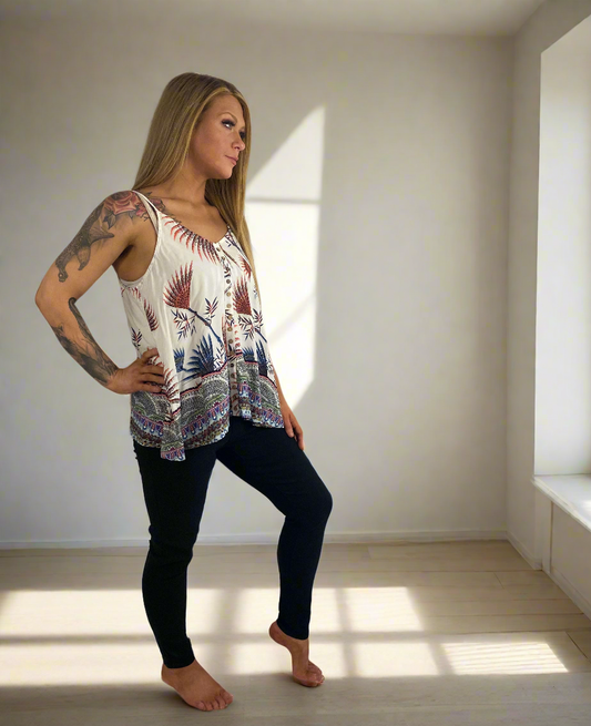 WINNY White Floral Top