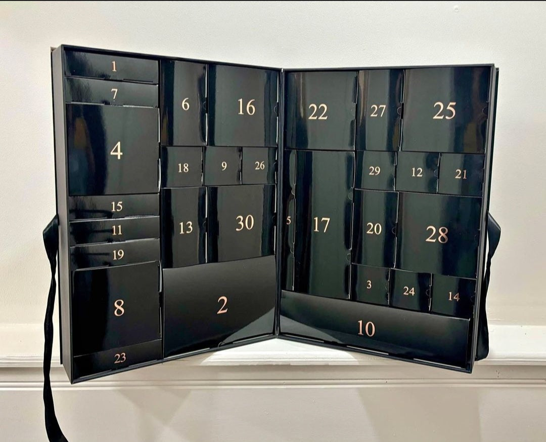 PRE ORDER ADVENT CALENDAR - 30 DAYS OF GIFTS LUXURY Gift Box