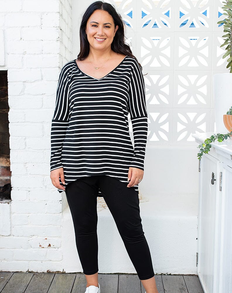 Black and White Long Sleeve Tshirt Aambers Goodies xx