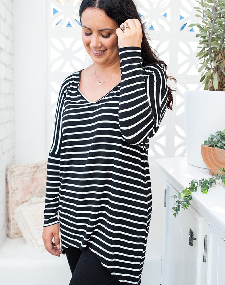 Black and White Long Sleeve Tshirt Aambers Goodies xx