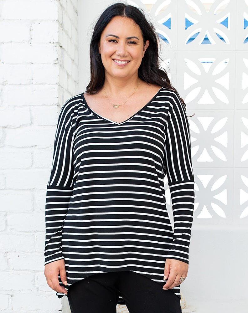 Black and White Long Sleeve Tshirt Aambers Goodies xx