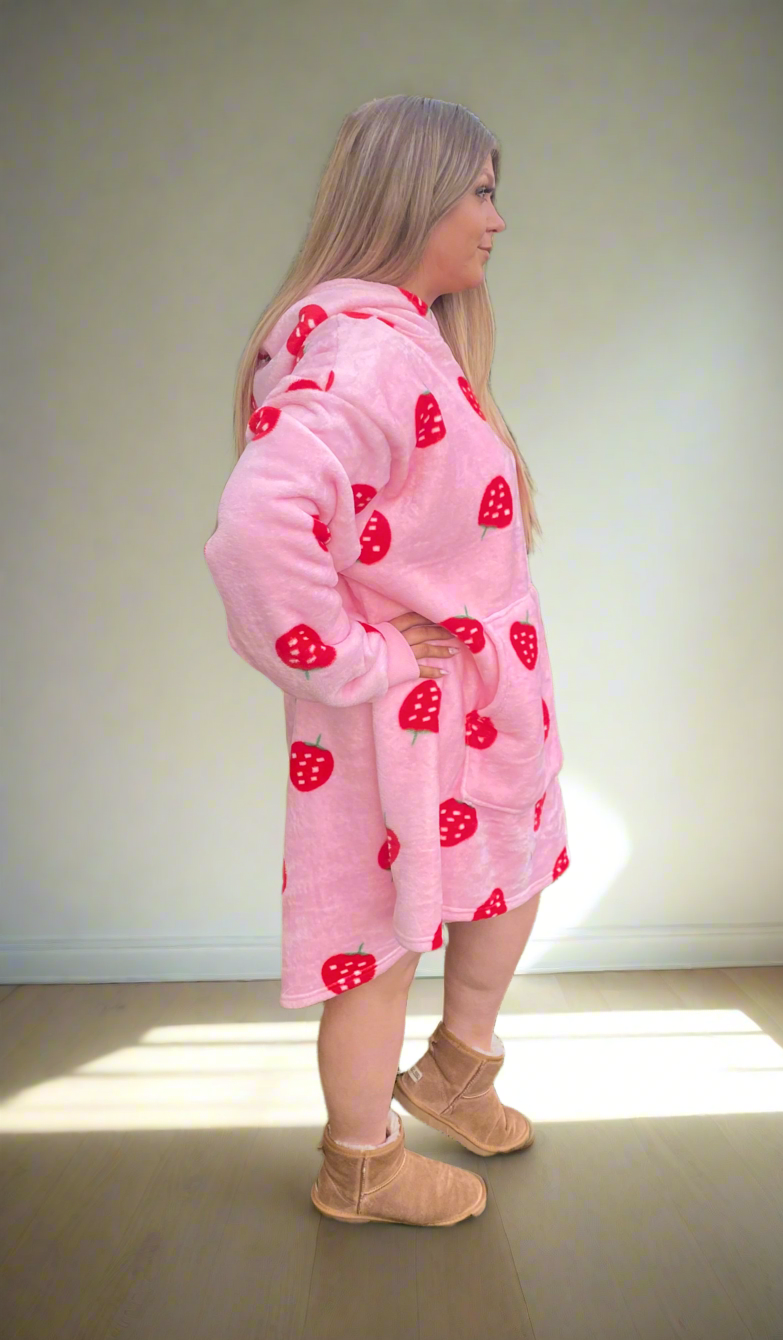 Strawberry Shortcake SNOODI OODI Oversized Hooded Blanket Jumpers