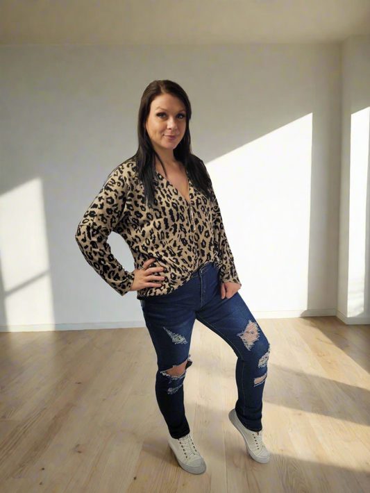 LEO Leopard Flowey Zip Long Sleeve Top