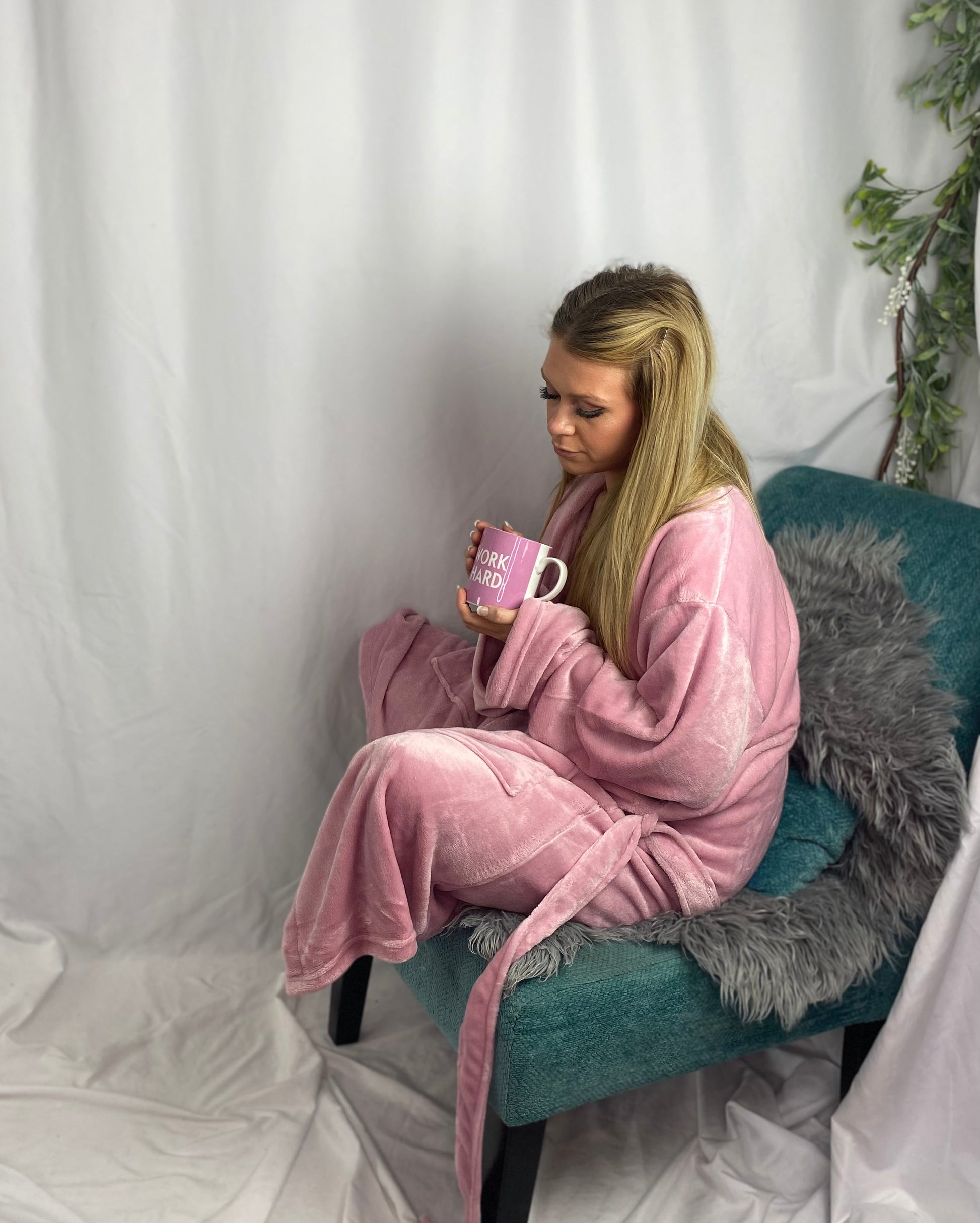 Pink fluffy dressing gown online