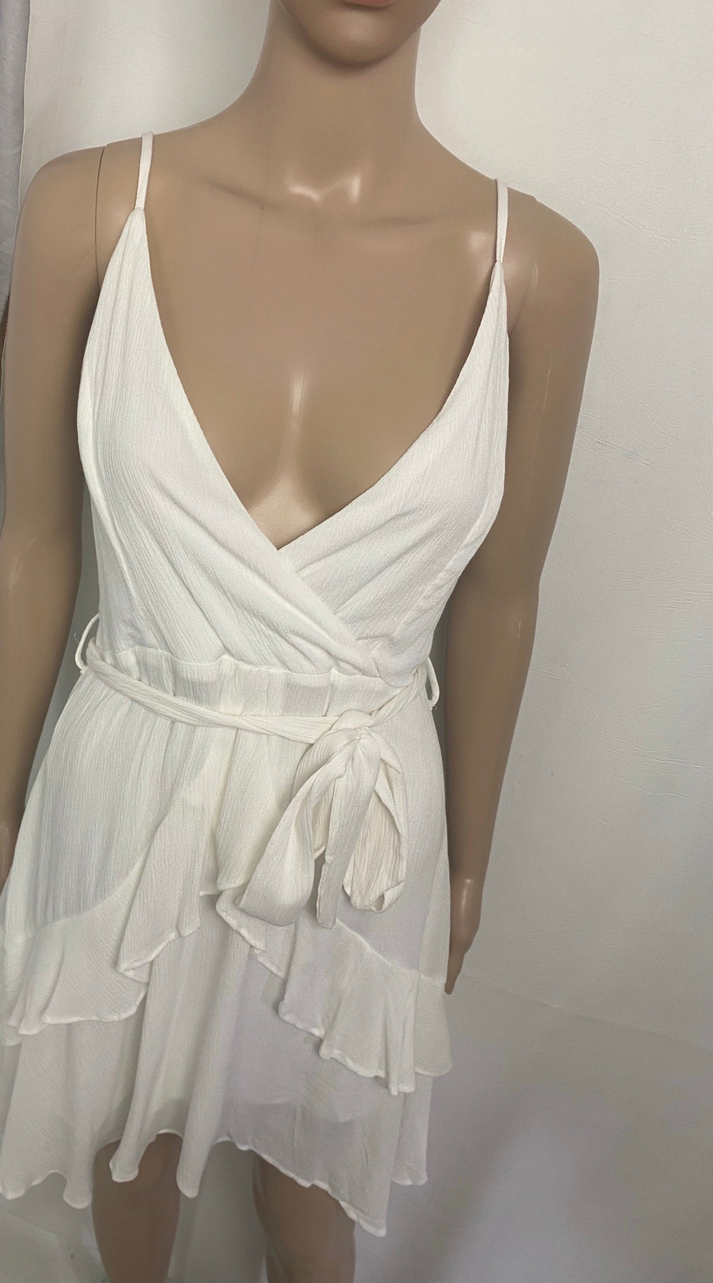 MALLORY White ruffle strappy dress Dresses Aambers Goodies xx 6-8 au 